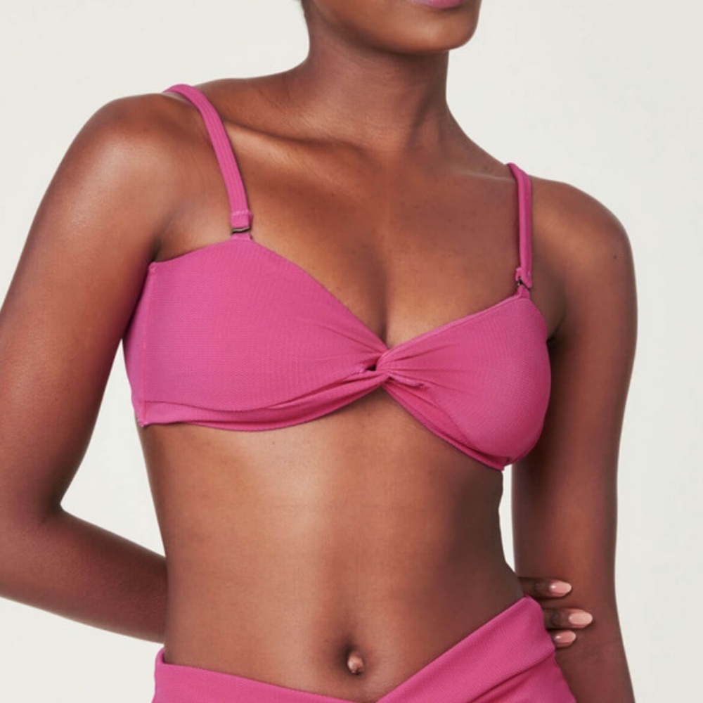 Andie The Capri Swim Top - Picture 2 of 3